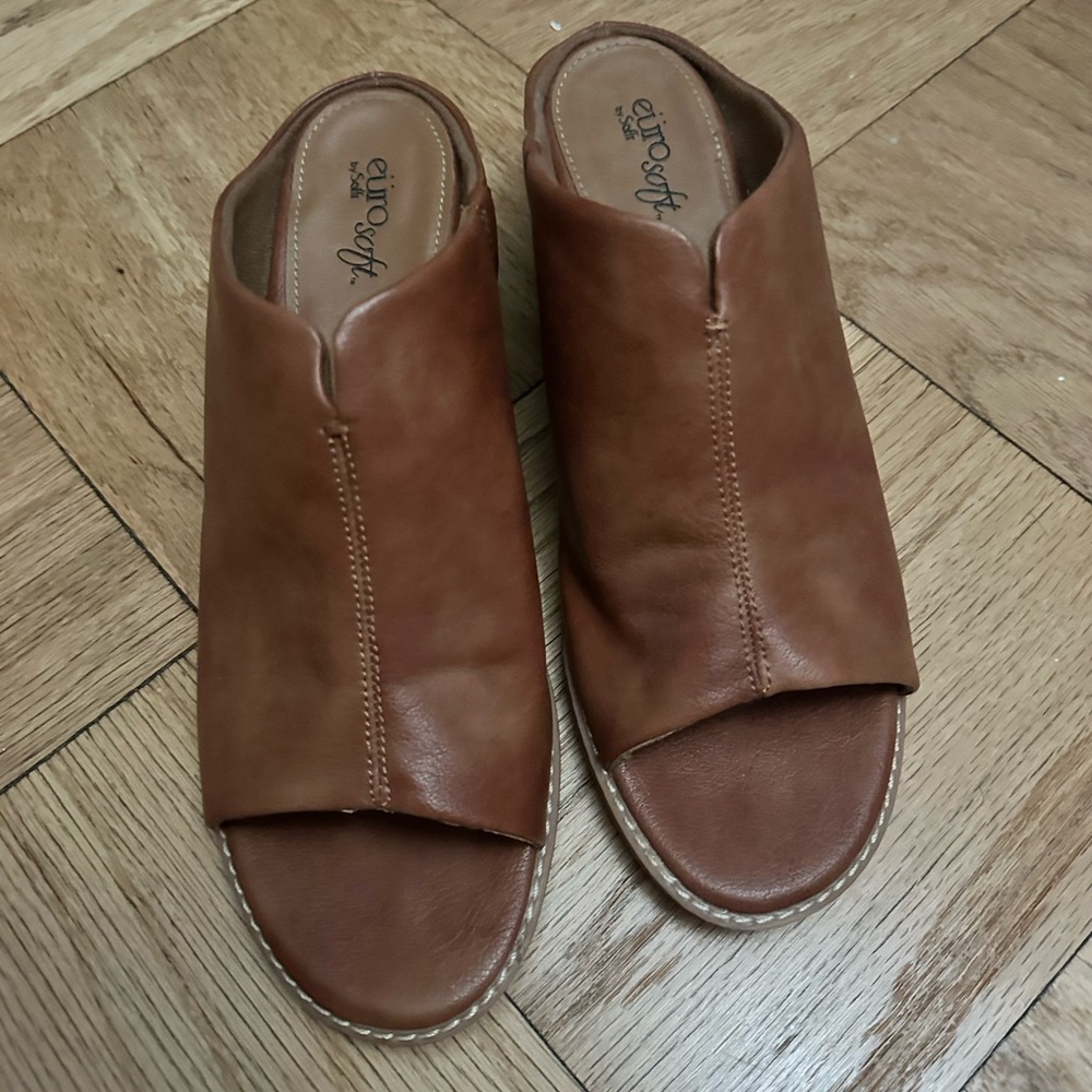 Classic Brown Leather Mules with Wide Strap